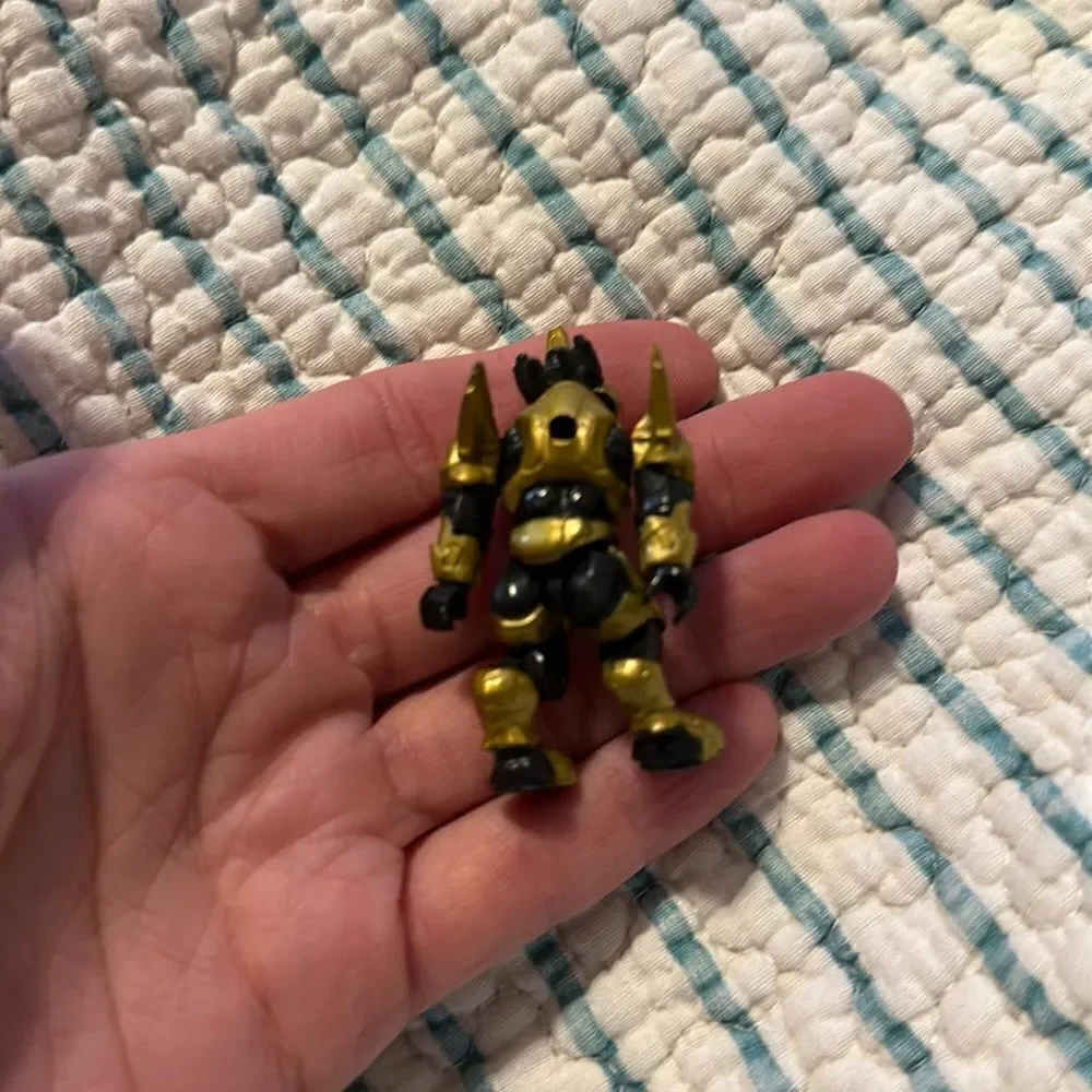 Halo megabloks gold elite general mini figure